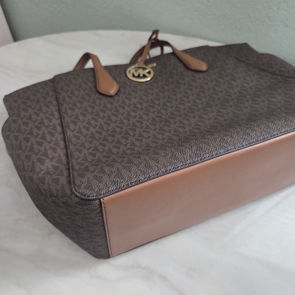 Michael Kors Brown Tote Bag - Picture 4 of 12